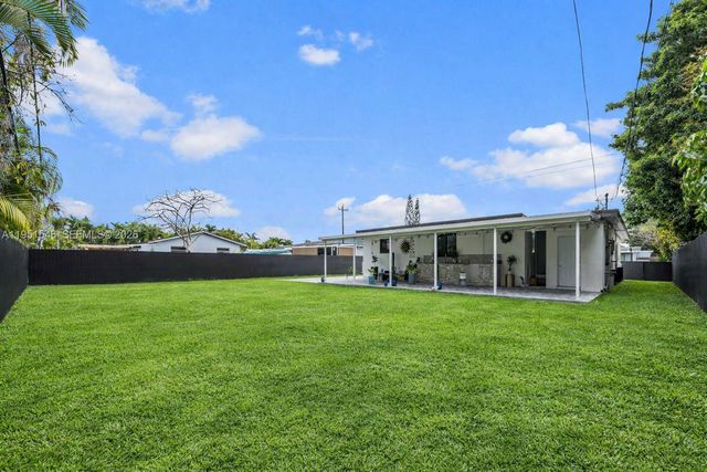 9365 SW 36th St, Miami, FL 33165