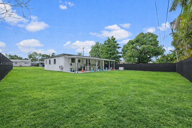 9365 SW 36th St, Miami, FL 33165