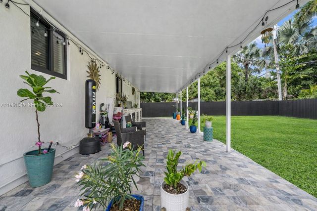 9365 SW 36th St, Miami, FL 33165