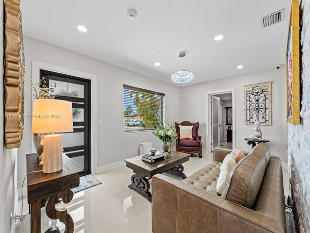 9365 SW 36th St, Miami, FL 33165