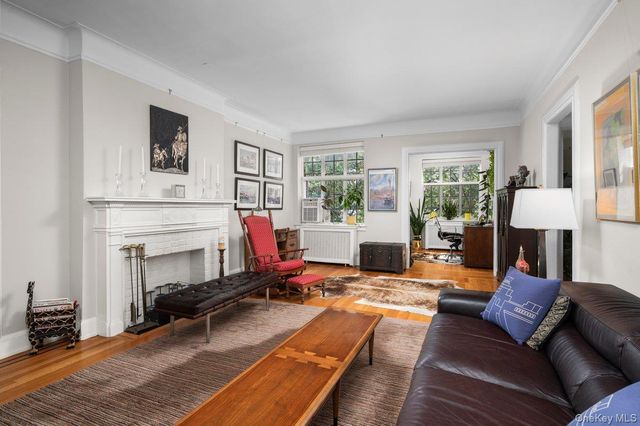 2 Westchester Ave 3K, White Plains, NY 10601