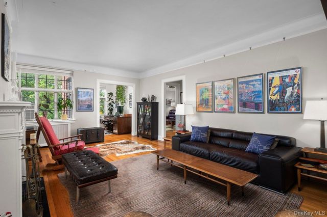 2 Westchester Ave 3K, White Plains, NY 10601