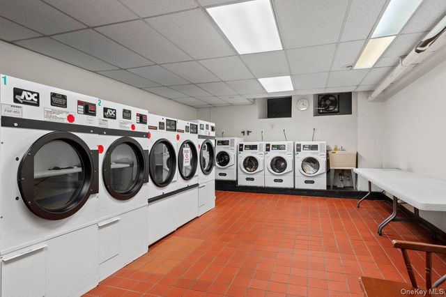 2 Westchester Ave 3K, White Plains, NY 10601