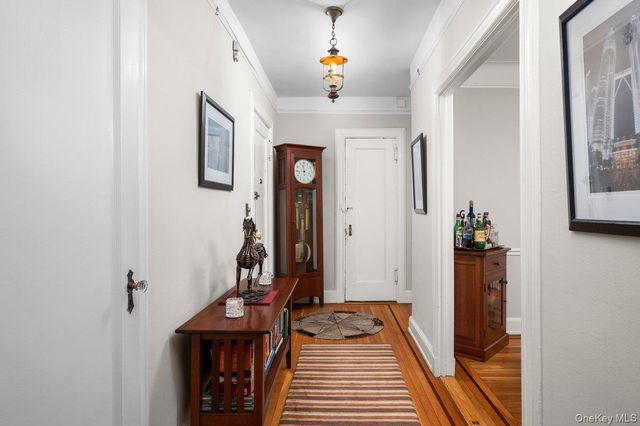 2 Westchester Ave 3K, White Plains, NY 10601