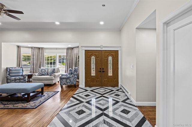 9 Weaver Lane, Dix Hills, NY 11746