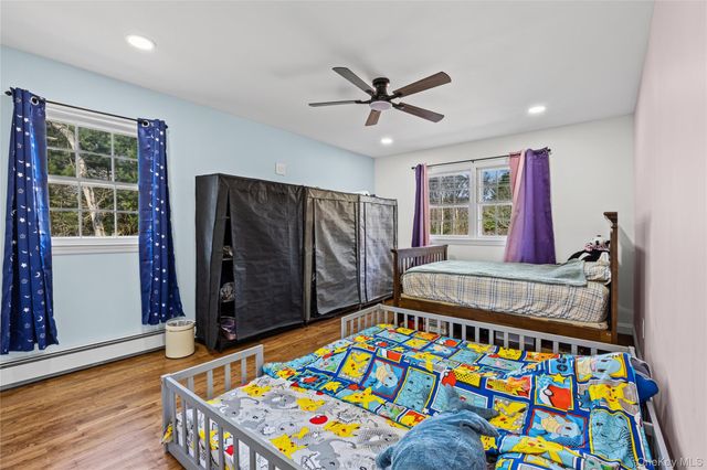 9 Weaver Lane, Dix Hills, NY 11746