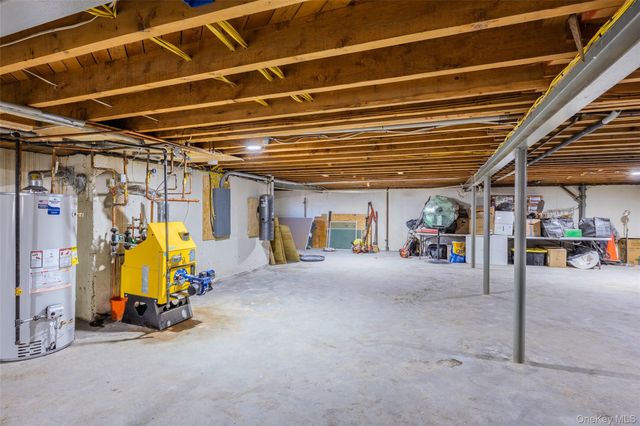 9 Weaver Lane, Dix Hills, NY 11746