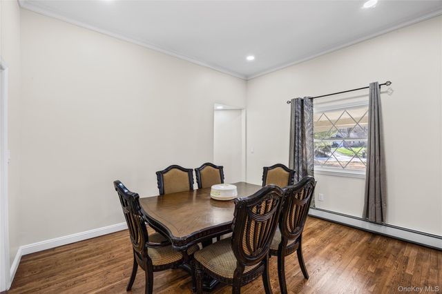 9 Weaver Lane, Dix Hills, NY 11746