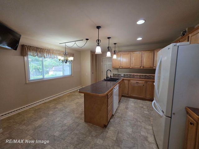 4200 S Wayside Drive, Saginaw, MI 48603