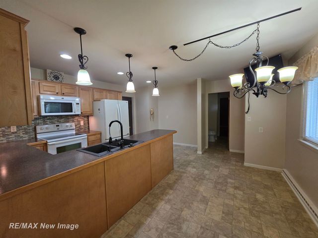 4200 S Wayside Drive, Saginaw, MI 48603