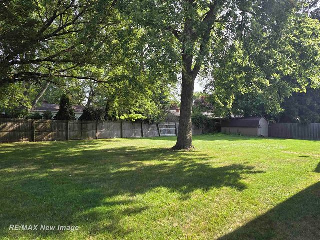 4200 S Wayside Drive, Saginaw, MI 48603