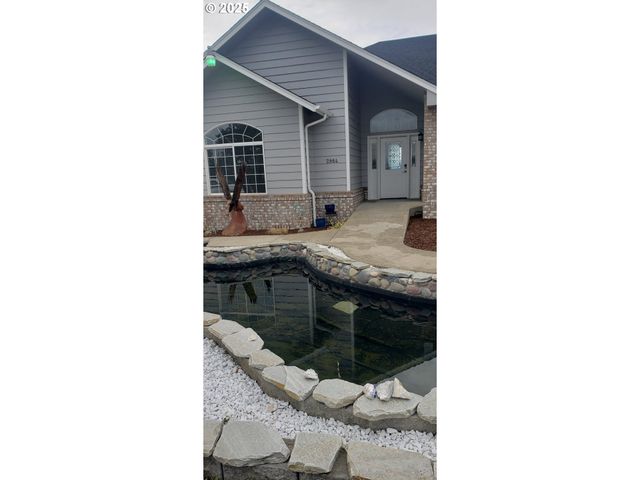 2984 Nw STACIE Ct, Roseburg, OR 97471