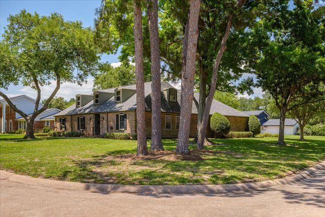 1517 19th Avenue N, Texas City, TX 77590