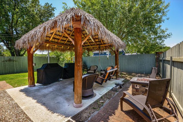1517 19th Avenue N, Texas City, TX 77590