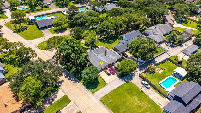1517 19th Avenue N, Texas City, TX 77590