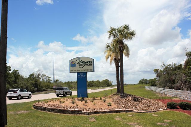 1517 19th Avenue N, Texas City, TX 77590