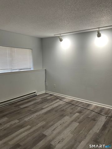 925 Oronoke Road 30A, Waterbury, CT 06708