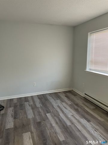 925 Oronoke Road 30A, Waterbury, CT 06708