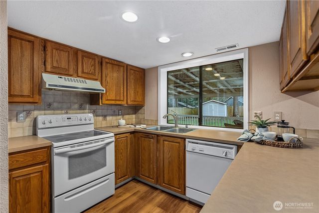 233 Clay Court SE, Olympia, WA 98513