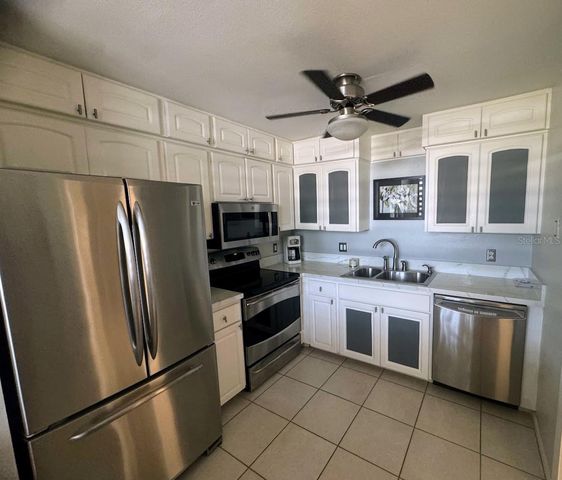 647 WOODLAWN DRIVE 647, Bradenton, FL 34210