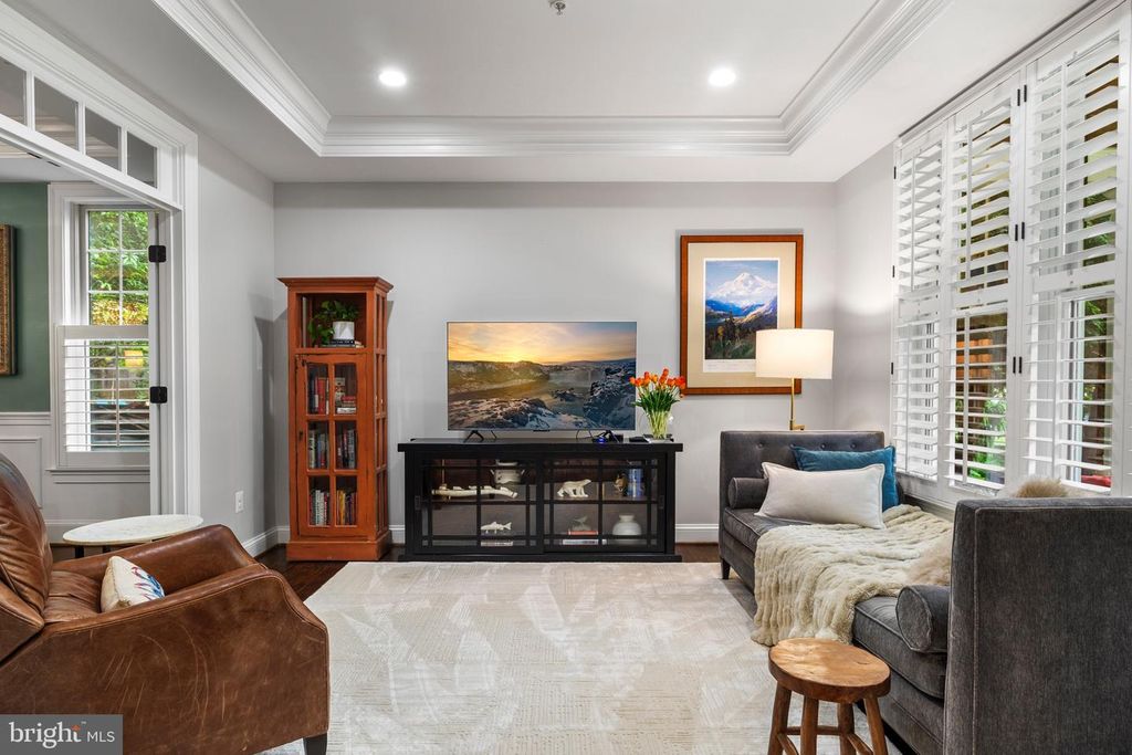 Image 12 of property listing at 9210 BULLS RUN PKWY, Bethesda, MD 20817