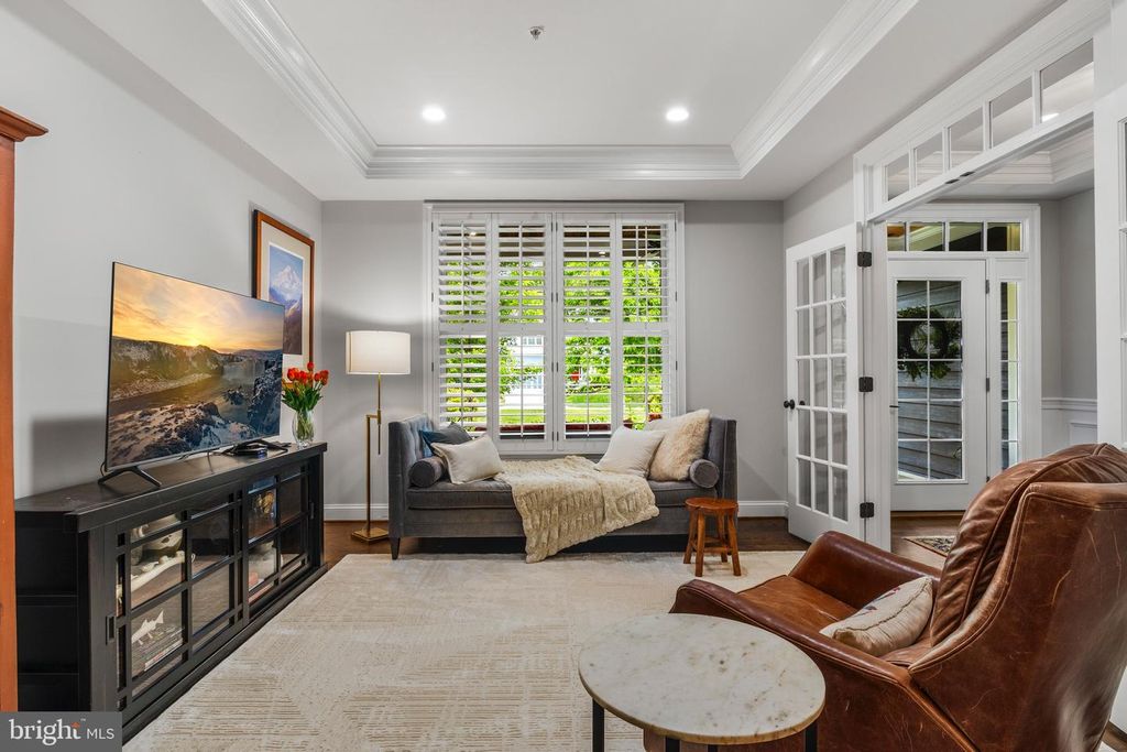 Image 13 of property listing at 9210 BULLS RUN PKWY, Bethesda, MD 20817