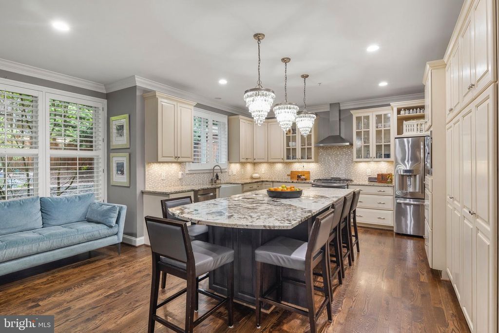 Image 17 of property listing at 9210 BULLS RUN PKWY, Bethesda, MD 20817