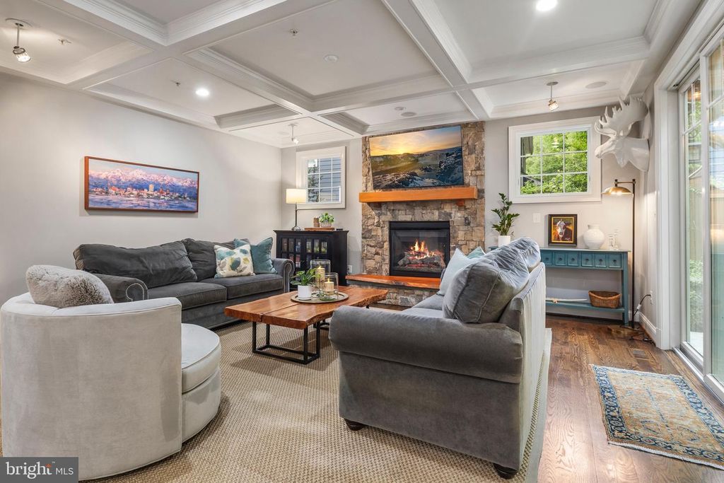 Image 23 of property listing at 9210 BULLS RUN PKWY, Bethesda, MD 20817