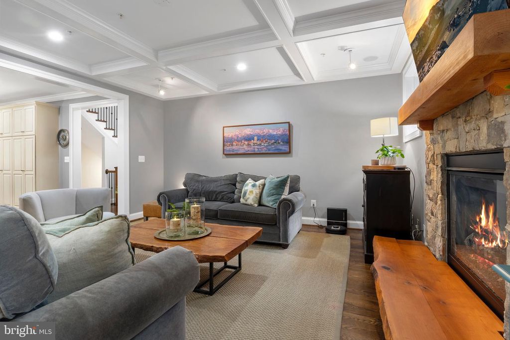 Image 26 of property listing at 9210 BULLS RUN PKWY, Bethesda, MD 20817