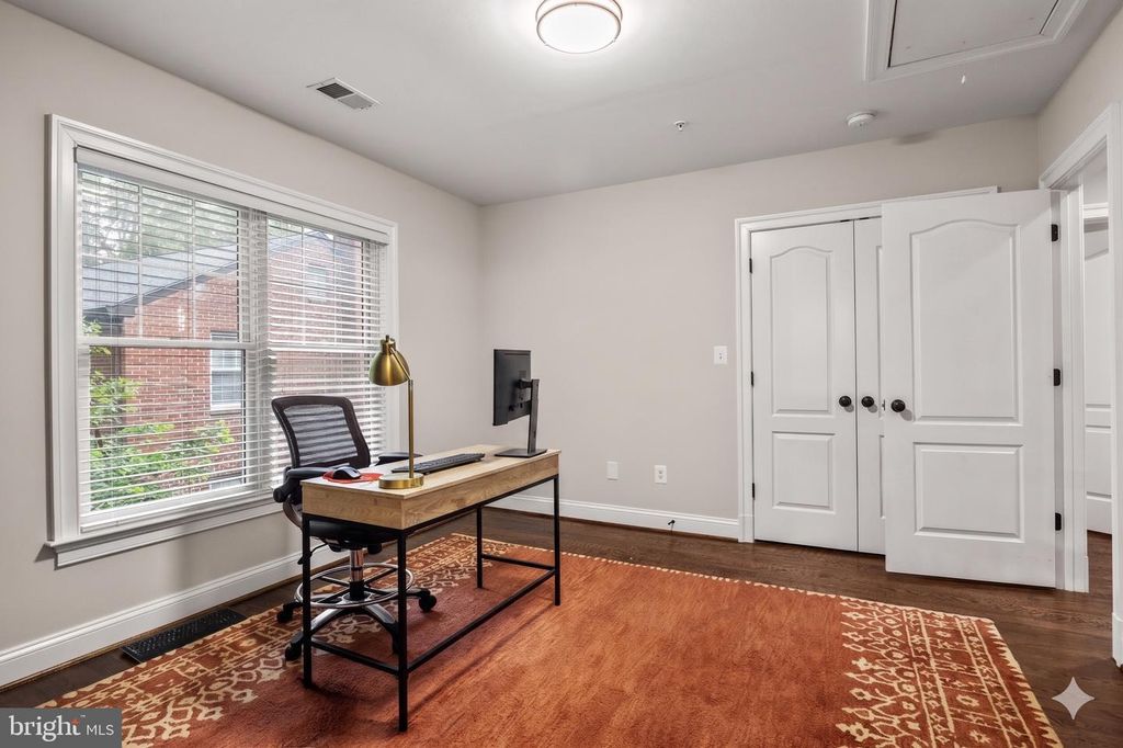 Image 40 of property listing at 9210 BULLS RUN PKWY, Bethesda, MD 20817