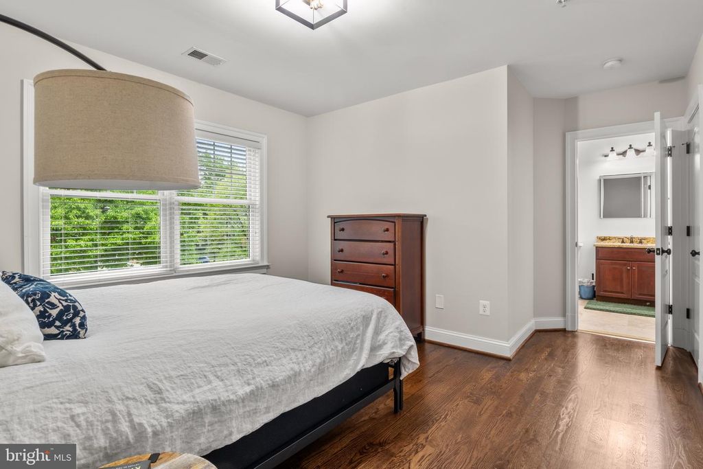 Image 42 of property listing at 9210 BULLS RUN PKWY, Bethesda, MD 20817