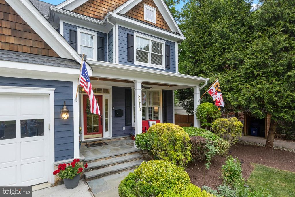 Image 5 of property listing at 9210 BULLS RUN PKWY, Bethesda, MD 20817