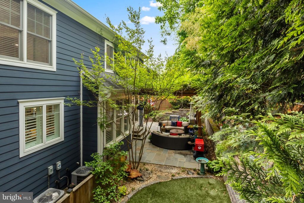 Image 50 of property listing at 9210 BULLS RUN PKWY, Bethesda, MD 20817