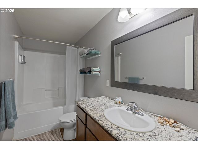 2280 Ne SURF Ave, Lincoln City, OR 97367