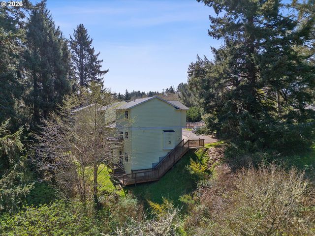 2280 Ne SURF Ave, Lincoln City, OR 97367