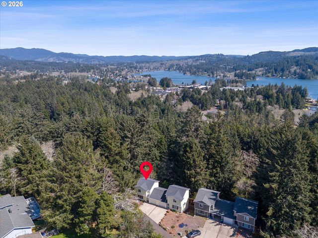 2280 Ne SURF Ave, Lincoln City, OR 97367
