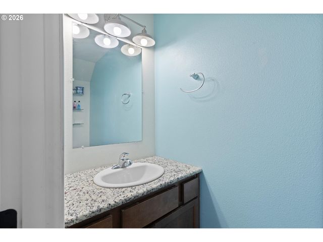 2280 Ne SURF Ave, Lincoln City, OR 97367