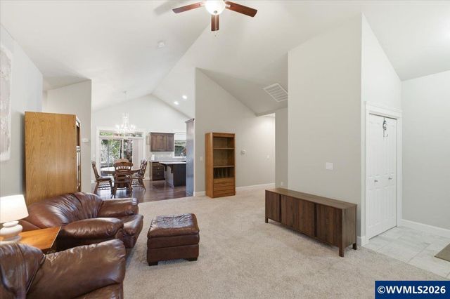 323 Lydia Ln, Lebanon, OR 97355