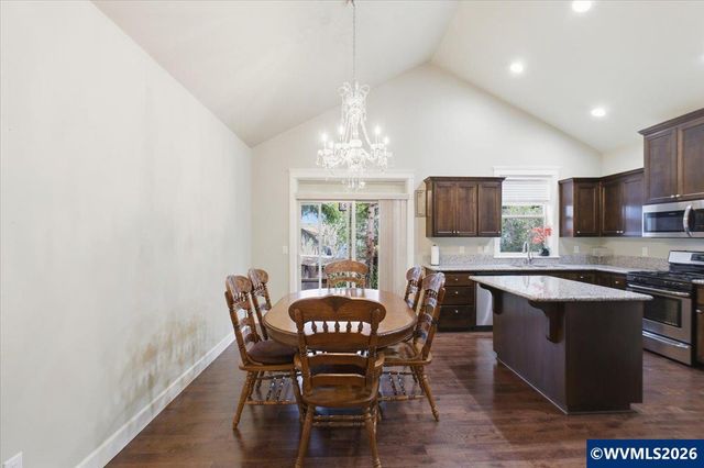 323 Lydia Ln, Lebanon, OR 97355