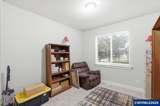 323 Lydia Ln, Lebanon, OR 97355