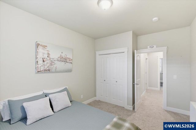 323 Lydia Ln, Lebanon, OR 97355