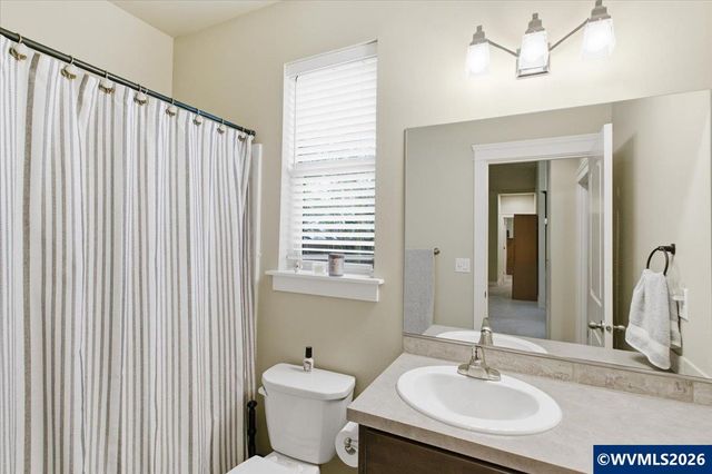 323 Lydia Ln, Lebanon, OR 97355