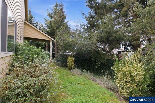 323 Lydia Ln, Lebanon, OR 97355