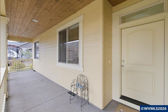 323 Lydia Ln, Lebanon, OR 97355