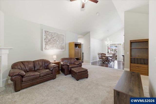 323 Lydia Ln, Lebanon, OR 97355