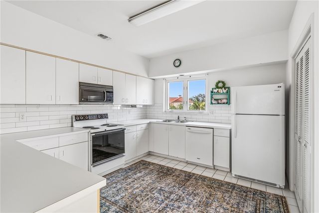 5020 Harmony Circle 304, Vero Beach, FL 32967