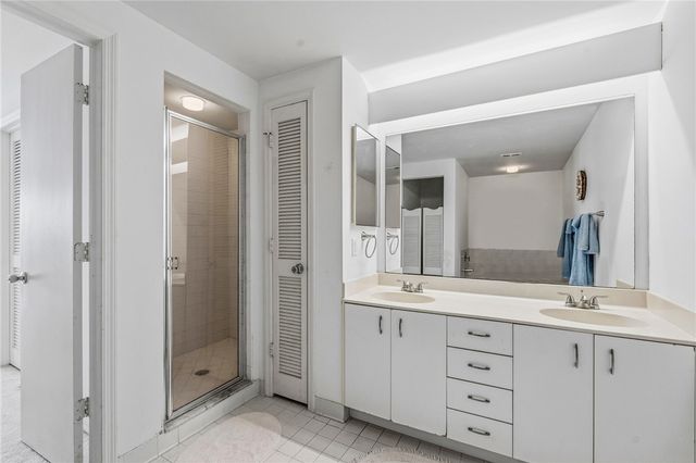 5020 Harmony Circle 304, Vero Beach, FL 32967