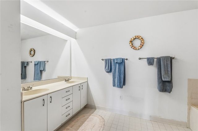 5020 Harmony Circle 304, Vero Beach, FL 32967