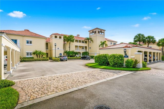 5020 Harmony Circle 304, Vero Beach, FL 32967