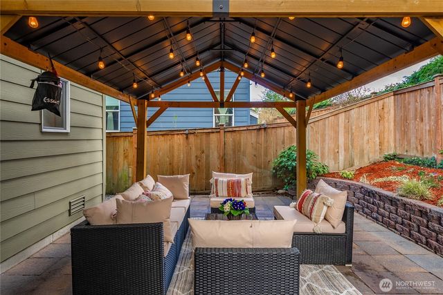 21702 103rd Place SE, Kent, WA 98031